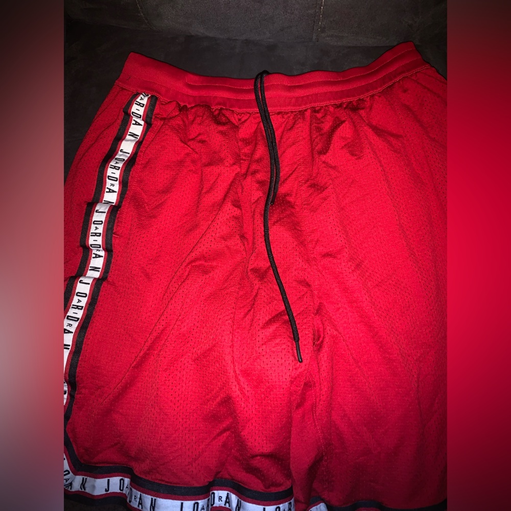 MEN’S JORDAN SHORTS